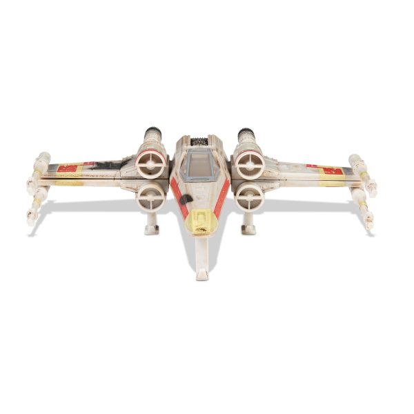 StarWars-WedgeAntilles_sXWing-5_Vehicle_FigureAssortment-SWJ0092-OP-LandedFront-lpr